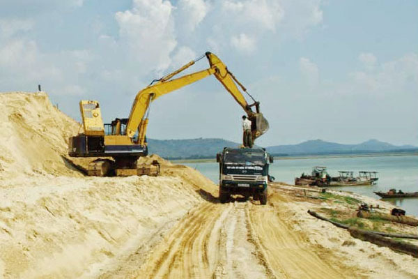 Thuế xuất khẩu đối với c&amp;aacute;c loại c&amp;aacute;t tự nhi&amp;ecirc;n, đ&amp;atilde; hoặc chưa nhuộm m&amp;agrave;u, trừ c&amp;aacute;t chứa kim loại thuộc Chương 26 (m&amp;atilde; h&amp;agrave;ng 25.05) sẽ được điều chỉnh mức thuế suất từ 0% l&amp;ecirc;n 10% v&amp;agrave; 30% (t&amp;ugrave;y loại) theo quy định tại Nghị định 57/2020/NĐ-CP.