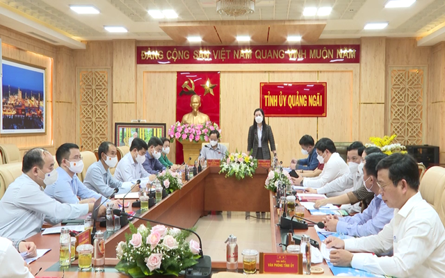 B&amp;iacute; thư Tỉnh ủy B&amp;ugrave;i Thị Quỳnh V&amp;acirc;n ph&amp;aacute;t biểu tại buổi l&amp;agrave;m việc với đo&amp;agrave;n Quốc hội