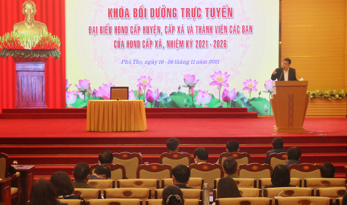 Gi&amp;aacute;o sư, Tiến sĩ L&amp;ecirc; Minh Th&amp;ocirc;ng - Nguy&amp;ecirc;n Thư k&amp;yacute; Chủ tịch nước truyền đạt chuy&amp;ecirc;n đề về ch&amp;iacute;nh quyền địa phương v&amp;agrave; đại biểu HĐND cấp huyện, cấp x&amp;atilde;