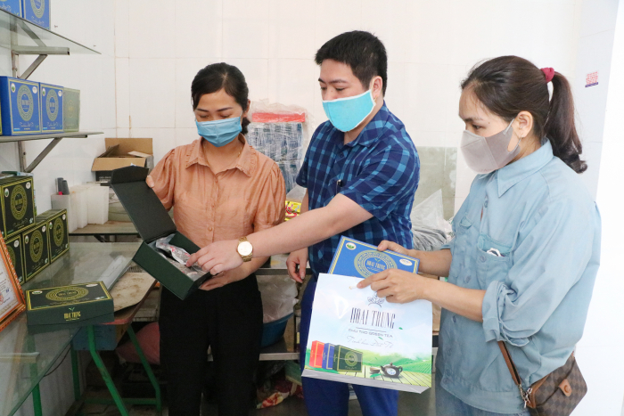 C&amp;ocirc;ng ty TNHH ch&amp;egrave; Ho&amp;agrave;i Trung đ&amp;atilde; c&amp;oacute; nhiều biện ph&amp;aacute;p để sản xuất an to&amp;agrave;n trong t&amp;igrave;nh h&amp;igrave;nh dịch bệnh Covid- 19