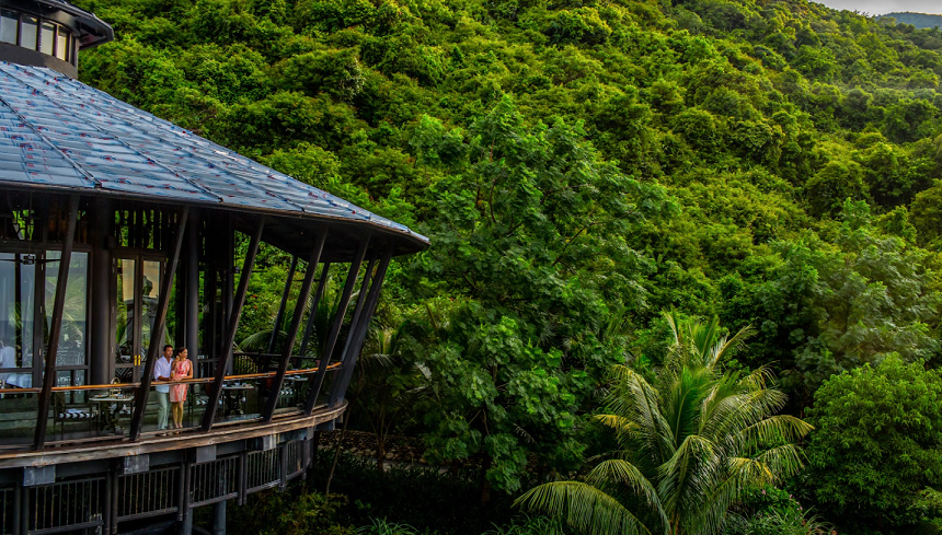 InterContinental Danang Sun Peninsula Resort ẩn m&amp;igrave;nh giữa b&amp;aacute;n đảo Sơn Tr&amp;agrave;