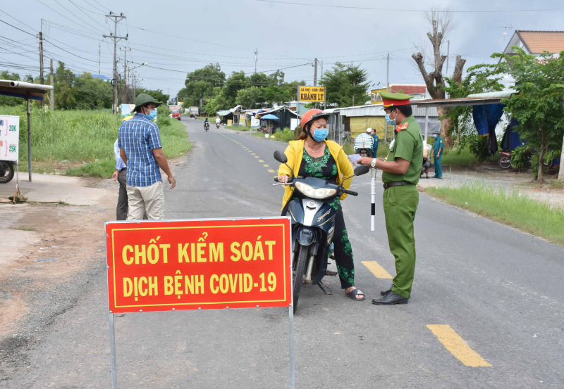 C&amp;ocirc;ng an Bạc Li&amp;ecirc;u tăng cường tuần tra kiểm so&amp;aacute;t cửa ng&amp;otilde; ra v&amp;agrave;o tỉnh để ph&amp;ograve;ng, chống COVID-19/ Ảnh tư liệu