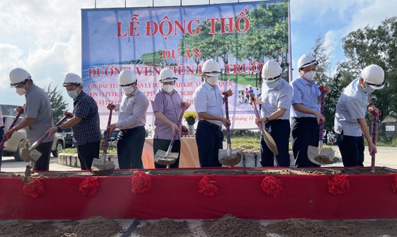 UBND TP Ph&amp;uacute; Quốc tổ chức lễ động thổ x&amp;acirc;y dựng tuyến đường ven biển B&amp;atilde;i Trường
