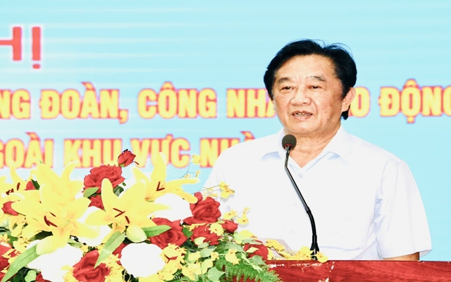 &amp;Ocirc;ng Nguyễn Ho&amp;agrave;ng Thao - Ph&amp;oacute; B&amp;iacute; thư Thường trực Tỉnh ủy B&amp;igrave;nh Dương cho rằng, c&amp;ocirc;ng t&amp;aacute;c ph&amp;aacute;t triển đảng vi&amp;ecirc;n trong c&amp;ocirc;ng nh&amp;acirc;n lao động đ&amp;atilde; được ch&amp;uacute; trọng v&amp;agrave; đạt kết quả bước đầu đ&amp;aacute;ng kh&amp;iacute;ch lệ. Tuy nhi&amp;ecirc;n, so với số lượng c&amp;ocirc;ng nh&amp;acirc;n lao động tr&amp;ecirc;n địa b&amp;agrave;n tỉnh th&amp;igrave; tỷ lệ đảng vi&amp;ecirc;n c&amp;ograve;n rất thấp