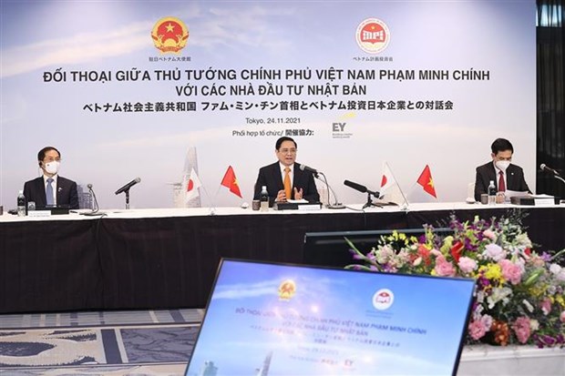 Thủ tướng Phạm Minh Ch&amp;iacute;nh đối thoại với c&amp;aacute;c nh&amp;agrave; đầu tư Nhật Bản. (Ảnh: Dương Giang)