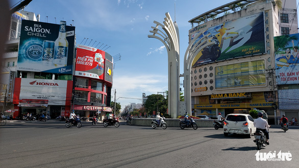 Nhờ độ bao phủ vắc xin nhiều v&amp;agrave; số ca mắc COVID-19 ng&amp;agrave;y c&amp;agrave;ng giảm n&amp;ecirc;n An Giang đ&amp;atilde; hạ xuống cấp độ 2 - Ảnh: BỬU ĐẤU