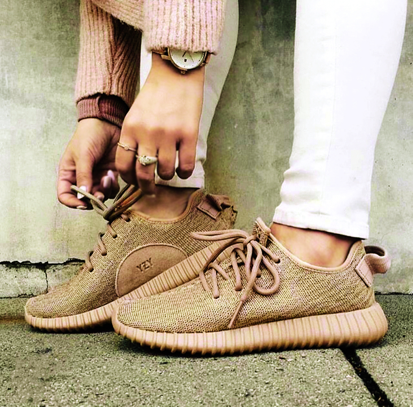 Mẫu Adidas Yeezy 350 Boost được ph&amp;amp;aacute;i đẹp ưa chuộng c&amp;amp;oacute; gi&amp;amp;aacute; từ 4 - 5 triệu đồng - Ảnh Pinterest