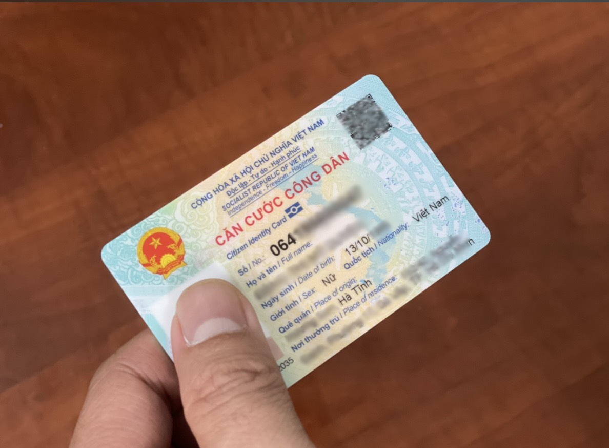 (Ảnh: Mẫu căn cước c&amp;ocirc;ng d&amp;acirc;n c&amp;oacute; gắn chip điện tử)