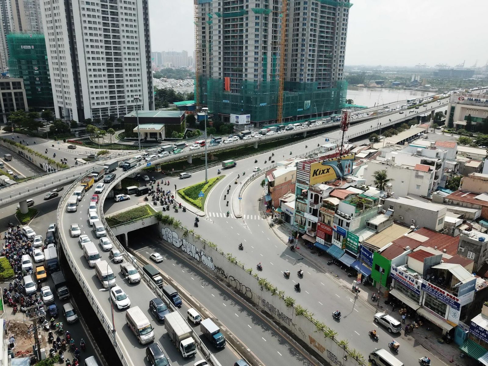 Nhiều dự &amp;aacute;n trọng điểm của TP.HCM lo hụt vốn