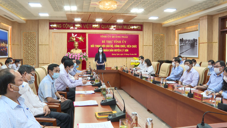 B&amp;iacute; thư Tỉnh ủy, Chủ tịch HĐND tỉnh B&amp;ugrave;i Thị Quỳnh V&amp;acirc;n l&amp;agrave;m việc với Ban Thường vụ Huyện ủy L&amp;yacute; Sơn