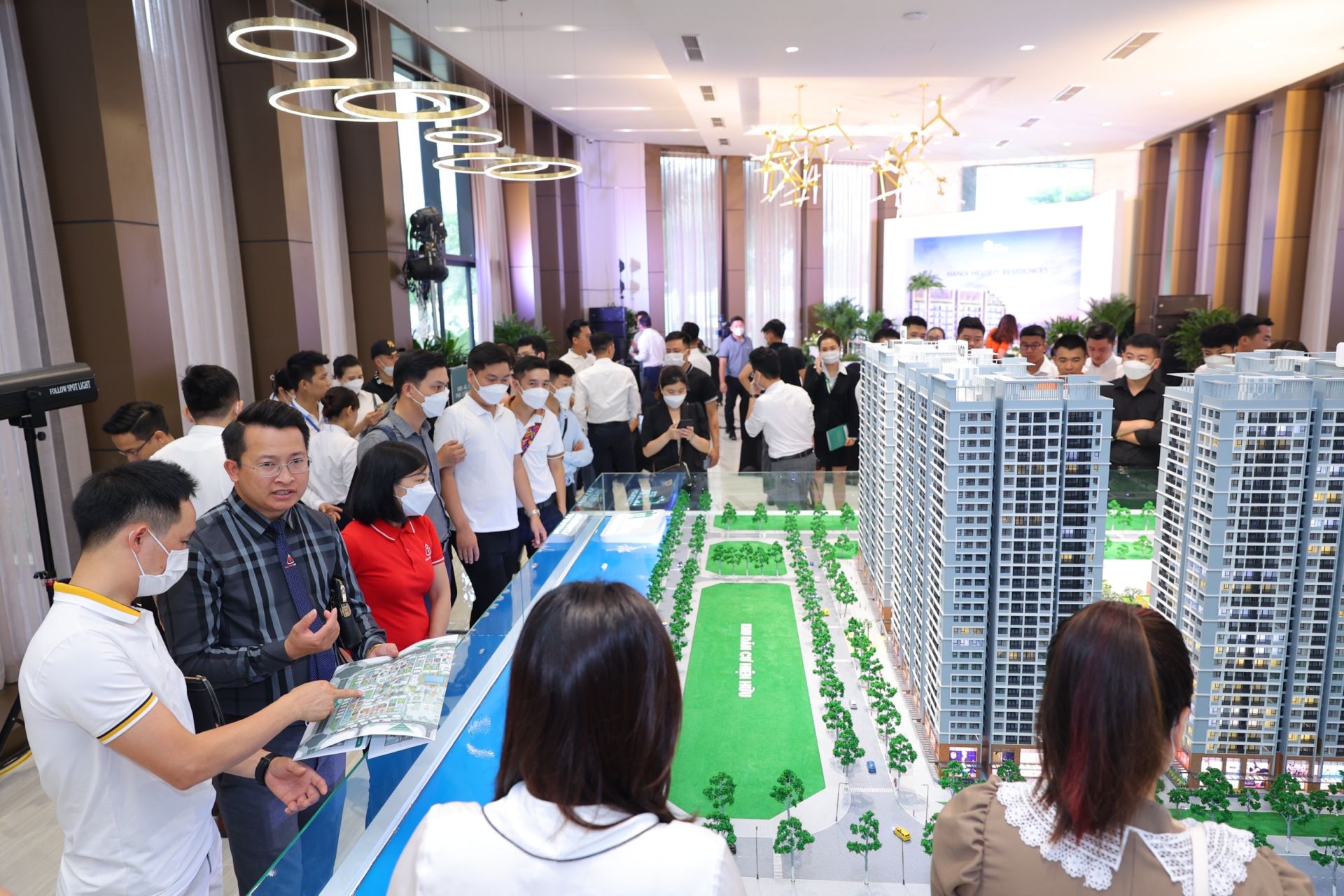 Ho&amp;agrave;ng Mai l&amp;agrave; một trong những khu vực thu h&amp;uacute;t kh&amp;aacute;ch h&amp;agrave;ng nhất. (H&amp;igrave;nh ảnh ghi nhận từ dự &amp;aacute;n Hanoi Melody Residences tại T&amp;acirc;y Nam Linh Đ&amp;agrave;m &amp;ndash; Ho&amp;agrave;ng Mai)