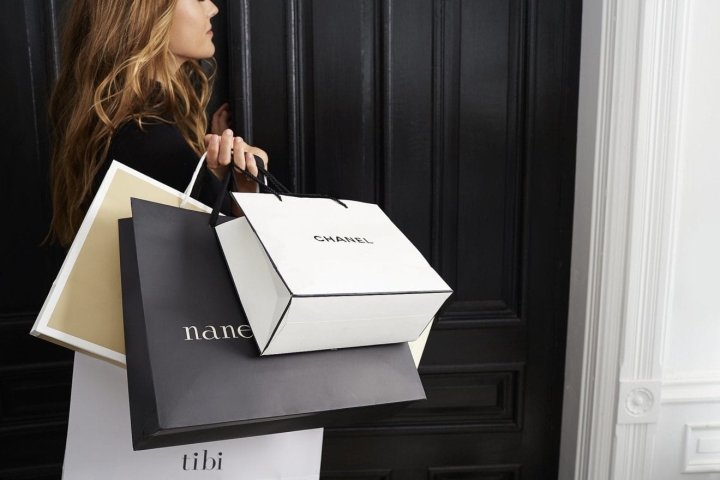 Mua sắm l&amp;agrave; một trong những th&amp;uacute; vui của giới si&amp;ecirc;u gi&amp;agrave;u