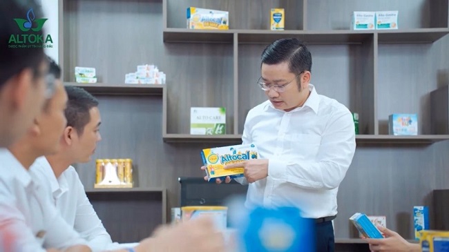 H&amp;igrave;nh ảnh CEO Nguyễn Văn Trung đang chia sẻ về sản phẩm Altocal D3 Max