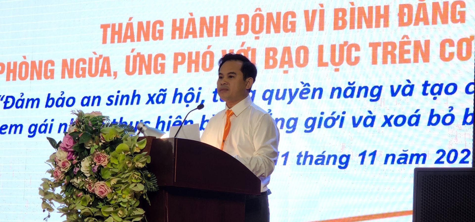 Đồng ch&amp;iacute; Vũ Đ&amp;igrave;nh Phi, Chủ tịch C&amp;ocirc;ng đo&amp;agrave;n C&amp;ocirc;ng ty TNHH Regina Miracle International Việt Nam ph&amp;aacute;t biểu