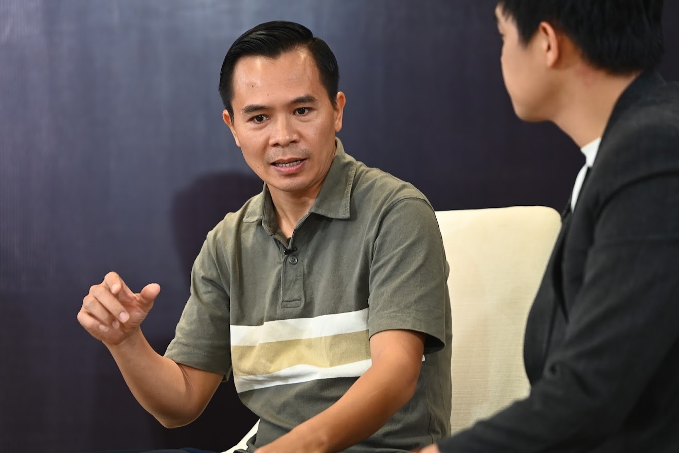 &amp;Ocirc;ng Chu Hữu Thọ khẳng định xe điện l&amp;agrave; xu hướng tất yếu v&amp;agrave; người d&amp;ugrave;ng sẽ quen với việc sạc chậm tại nh&amp;agrave; hoặc tại cơ quan hơn l&amp;agrave; sạc tại c&amp;aacute;c trạm sạc