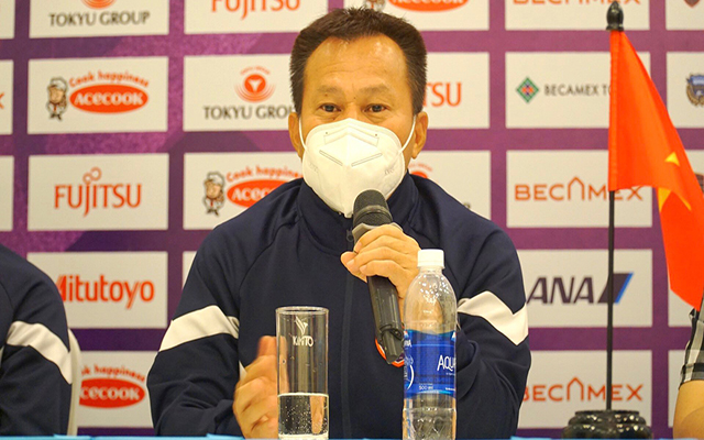 &amp;Ocirc;ng Lư Đ&amp;igrave;nh Tuấn - HLV đội Becamex B&amp;igrave;nh Dương trả lời tại buổi Họp b&amp;aacute;o​