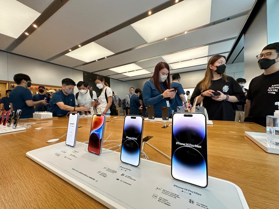 Apple cảnh b&amp;aacute;o doanh số iPhone 14 Pro v&amp;agrave; Pro Max sẽ thấp hơn mong đợi do phong tỏa tại Covid-19.