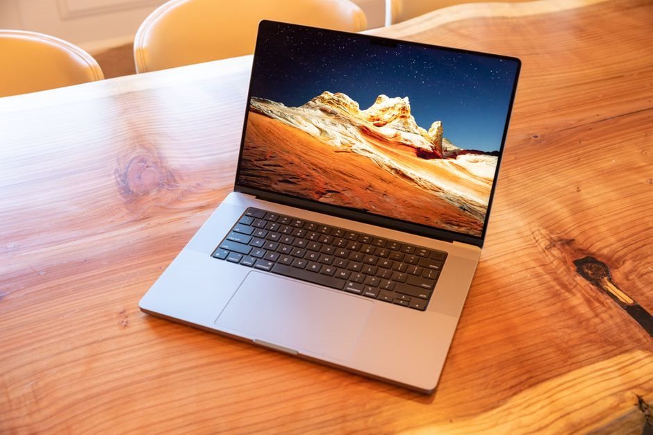 Apple đang mang đến cơ hội hiếm c&amp;oacute; cho c&amp;aacute;c doanh nghiệp mua số lượng lớn c&amp;aacute;c mẫu MacBook Pro với mức chiết khấu được đ&amp;aacute;nh gi&amp;aacute; l&amp;agrave; kỷ lục từ trước đến nay.