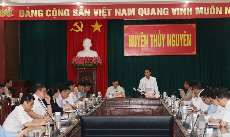 Đồng ch&amp;iacute; Nguyễn Văn T&amp;ugrave;ng, Chủ tịch UBND th&amp;agrave;nh phố ph&amp;aacute;t biểu tại cuộc l&amp;agrave;m việc