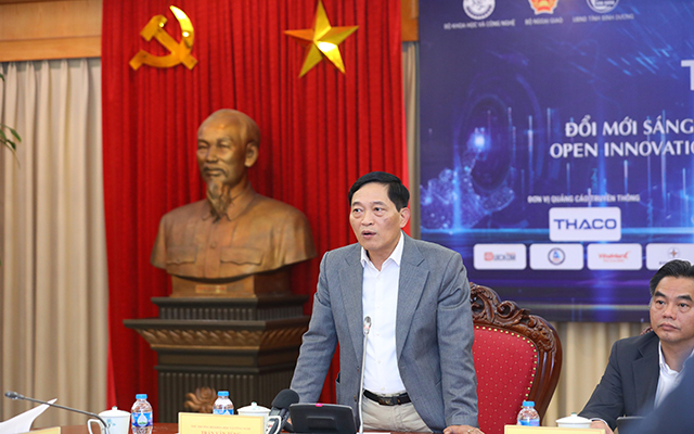 Thứ trưởng Bộ KH&amp;amp;CN Trần Văn T&amp;ugrave;ng ph&amp;aacute;t biểu tại Buổi Họp b&amp;aacute;o