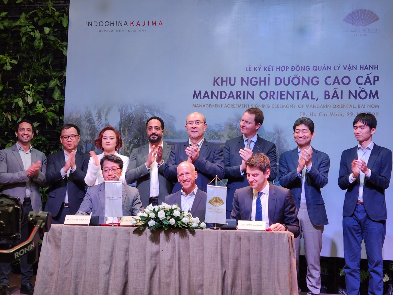 Lễ k&amp;yacute; kết giữa Indochina Kajima v&amp;agrave; Tập đo&amp;agrave;n Mandarin Oriental để quản l&amp;yacute; dự &amp;aacute;n nghỉ dưỡng Mandarin Oriental, B&amp;atilde;i Nồm.