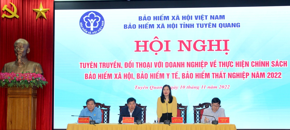 Đại diện l&amp;atilde;nh đạo c&amp;aacute;c sở, ng&amp;agrave;nh tham gia đối thoại với doanh nghiệp về ch&amp;iacute;nh s&amp;aacute;ch BHXH, BHYT, BHTN