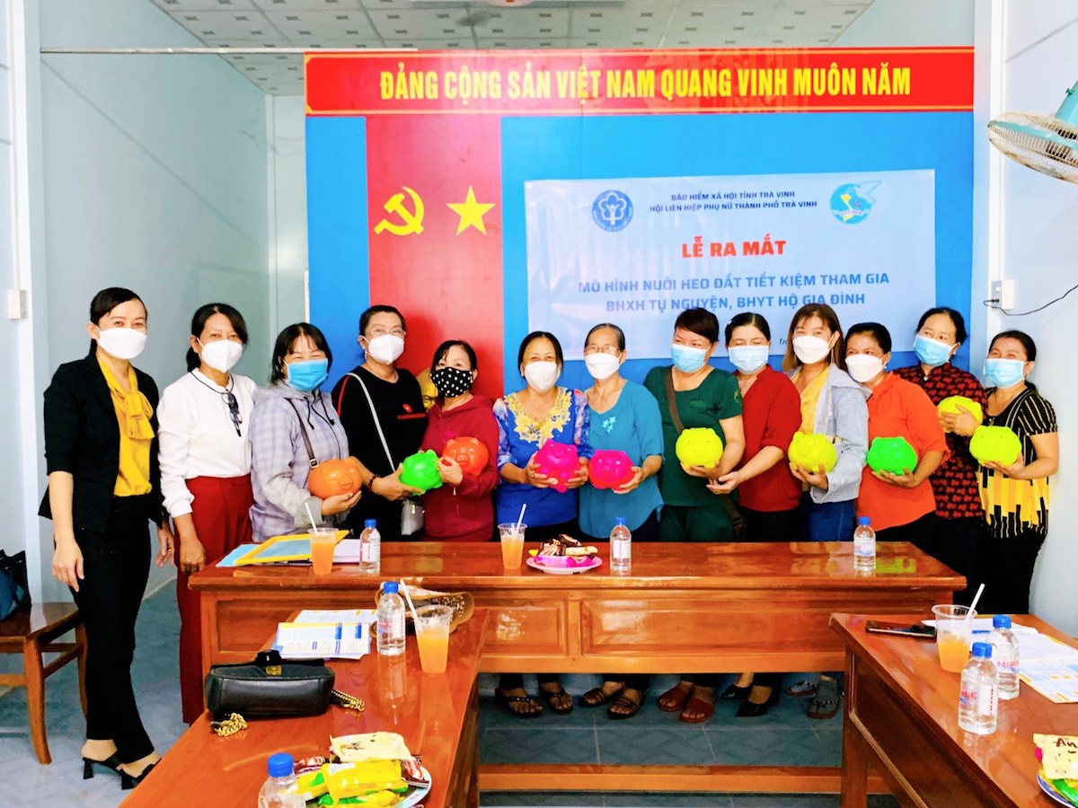 M&amp;ocirc; h&amp;igrave;nh &amp;ldquo;nu&amp;ocirc;i heo đất tiết kiệm tham gia BHXH tự nguyện&amp;rdquo; của tỉnh Tr&amp;agrave; Vinh.