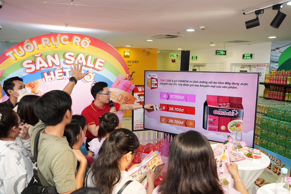 Ra mắt sản phẩm độc quyền WIN Voucher ngay tại sự kiện, đ&amp;atilde; c&amp;oacute; đ&amp;ocirc;ng đảo kh&amp;aacute;ch h&amp;agrave;ng l&amp;agrave; những vị kh&amp;aacute;ch đầu ti&amp;ecirc;n được trải nghiệm sản phẩm n&amp;agrave;y sau khi thắng c&amp;aacute;c tr&amp;ograve; chơi th&amp;uacute; vị, vui nhộn của WinMart