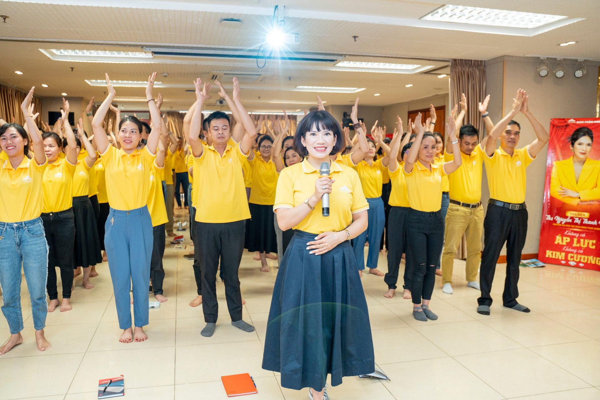 Chị Thanh H&amp;ograve;a c&amp;ograve;n được biết đến l&amp;agrave; một nh&amp;agrave; đ&amp;agrave;o tạo t&amp;agrave;i ba
