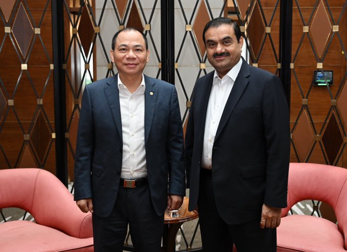 Chủ tịch Vingroup Phạm Nhật Vượng v&amp;agrave; tỷ ph&amp;uacute; Gautam Adani.