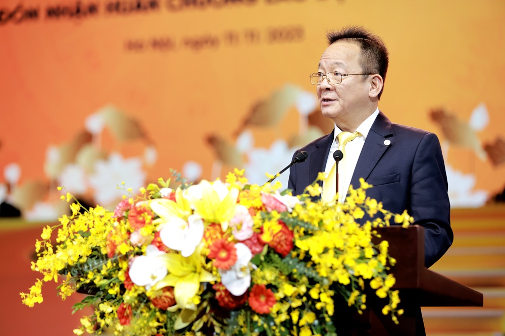&amp;Ocirc;ng Đỗ Quang Hiển &amp;ndash; Chủ tịch HĐQT SHB hiệu triệu to&amp;agrave;n thể CBNV SHB c&amp;ugrave;ng &amp;ldquo;Đo&amp;agrave;n kết &amp;ndash; Quyết T&amp;acirc;m &amp;ndash; Tiến l&amp;ecirc;n&amp;rdquo; để thực hiện th&amp;agrave;nh c&amp;ocirc;ng c&amp;aacute;c mục ti&amp;ecirc;u, tầm nh&amp;igrave;n đ&amp;atilde; đề ra.