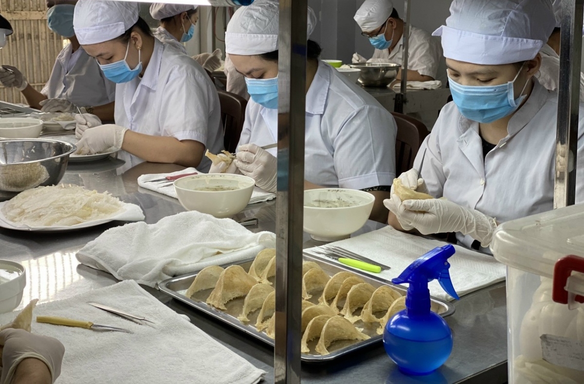 Chuẩn bị xuất khẩu l&amp;ocirc; tổ yến đầu ti&amp;ecirc;n sang Trung Quốc