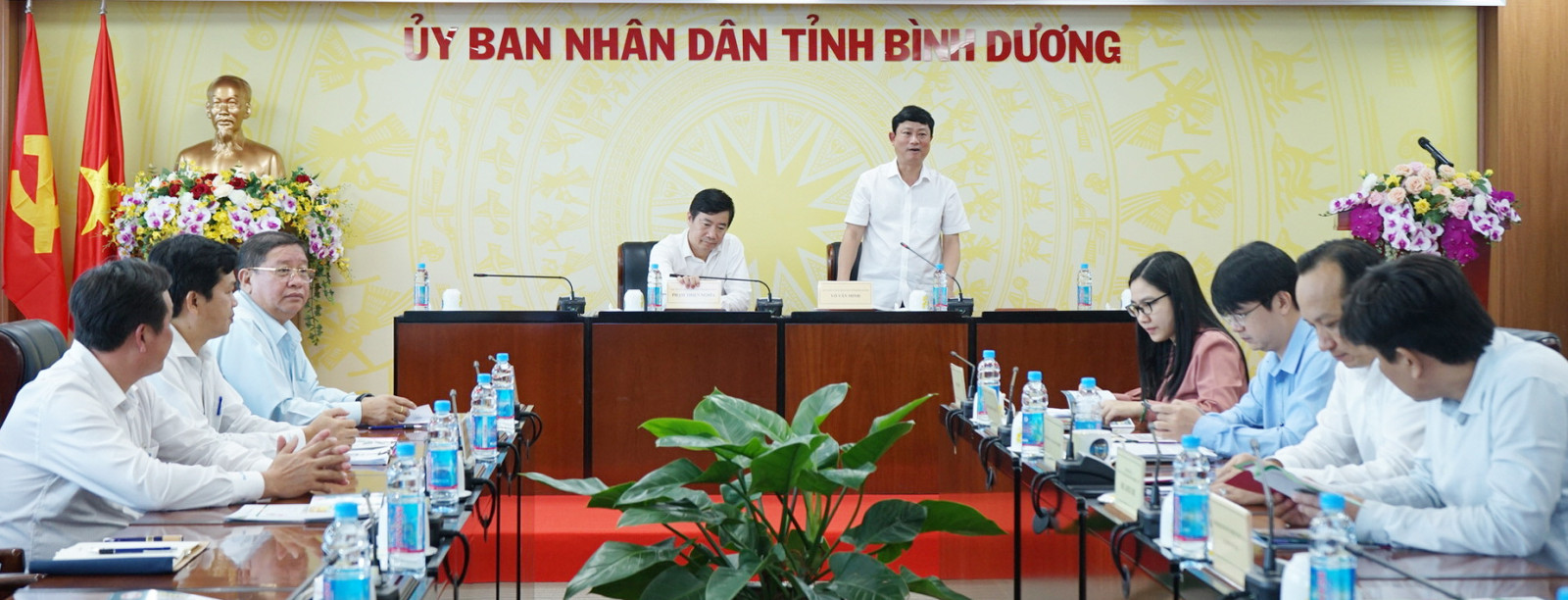 ng V&amp;otilde; Văn Minh, Ph&amp;oacute; B&amp;iacute; thư Tỉnh ủy, Chủ tịch UBND tỉnh B&amp;igrave;nh Dương tại buổi l&amp;agrave;m việc
