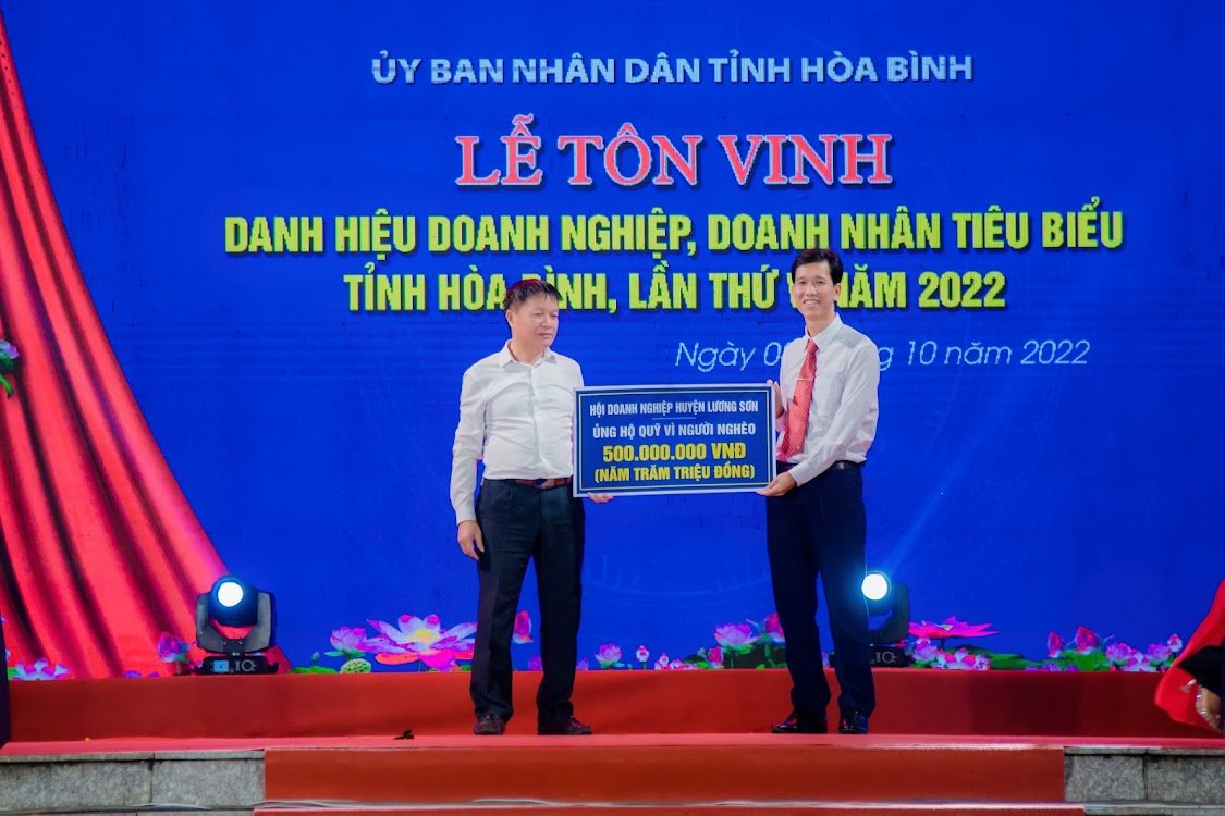 Ảnh minh họaCty CP Thương mại Dạ Hợp trao 500 triệu đồng ủng hộ Qũy ph&amp;ograve;ng chống Covid-19 tỉnh H&amp;ograve;a B&amp;igrave;nh