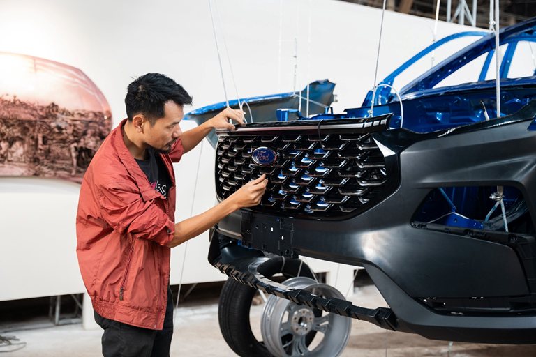 Ảnh minh họaTheo đuổi nghệ thuật vẽ tranh tr&amp;ecirc;n nắp capo xe &amp;ocirc; t&amp;ocirc;, họa sĩ Trịnh Minh Tiến đ&amp;atilde; tạo n&amp;ecirc;n những t&amp;aacute;c phẩm nghệ thuật độc đ&amp;aacute;o