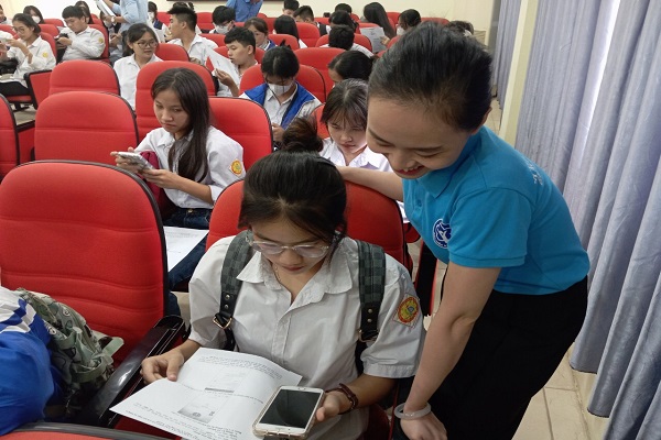 BHXH huyện Đ&amp;ocirc;ng Sơn truyền th&amp;ocirc;ng ch&amp;iacute;nh s&amp;aacute;ch BHYT học sinh sinh vi&amp;ecirc;n