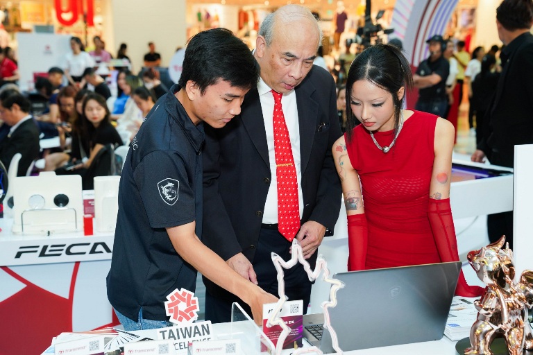 Ảnh minh họaSự kiện trải nghiệm sản phẩm đạt giải thưởng Taiwan Excellence diễn ra v&amp;agrave;o th&amp;aacute;ng 8 năm 2023 với sự xuất hiện của &amp;ldquo;Nữ Ho&amp;agrave;ng Rap Việt&amp;rdquo; Suboi thu h&amp;uacute;t đ&amp;ocirc;ng đảo doanh nghiệp v&amp;agrave; người ti&amp;ecirc;u d&amp;ugrave;ng tham dự.