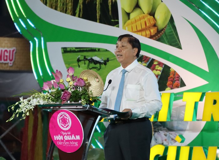 &amp;Ocirc;ng L&amp;ecirc; Th&amp;agrave;nh C&amp;ocirc;ng ph&amp;aacute;t biểu khai mạc Ng&amp;agrave;y hội Hội qu&amp;aacute;n Đất Sen hồng