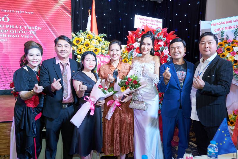 TP. HCM l&amp;agrave; m&amp;ocirc;i trường ph&amp;ugrave; hợp để ph&amp;aacute;t triển, nghi&amp;ecirc;n cứu ng&amp;agrave;nh l&amp;agrave;m đẹp c&amp;oacute; hiệu quả