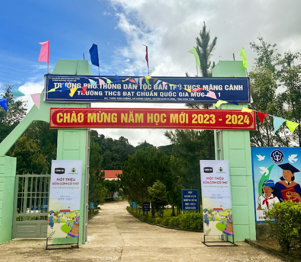 Chương tr&amp;igrave;nh Một triệu bữa cơm c&amp;oacute; thịt khởi động v&amp;agrave;o th&amp;aacute;ng 9/2023 tại trường phổ th&amp;ocirc;ng d&amp;acirc;n tộc b&amp;aacute;n tr&amp;uacute; THCS Măng C&amp;agrave;nh