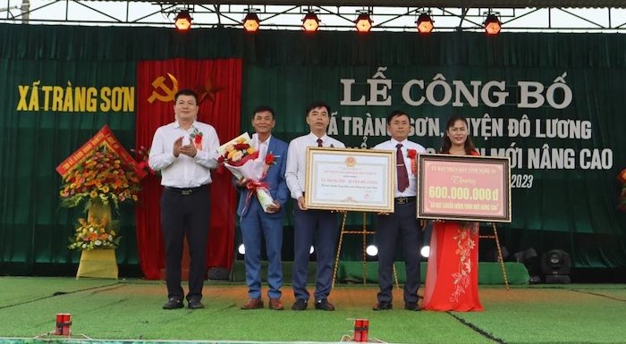 Tr&amp;agrave;ng Sơn đ&amp;oacute;n Bằng c&amp;ocirc;ng nhận x&amp;atilde; đạt chuẩn NTM n&amp;acirc;ng cao năm 2022