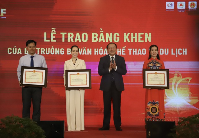 Bộ Văn h&amp;oacute;a, Thể thao v&amp;agrave; Du lịch đ&amp;atilde; trao tặng Bằng khen cho 03 tập thể c&amp;oacute; th&amp;agrave;nh t&amp;iacute;ch hưởng ứng t&amp;iacute;ch cực Cuộc vận động