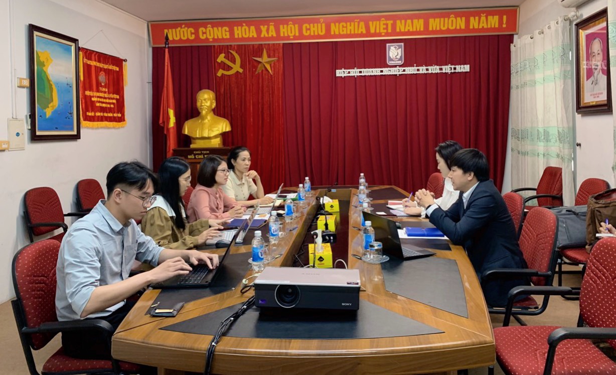 To&amp;agrave;n cảnh buổi gặp gỡ v&amp;agrave; trao đổi giữa VINASME