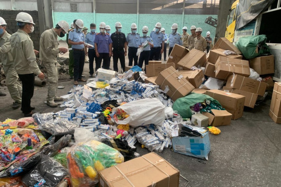 Quảng Ninh: Tiêu huỷ trên 15.000 sản phẩm, thực phẩm nhập lậu