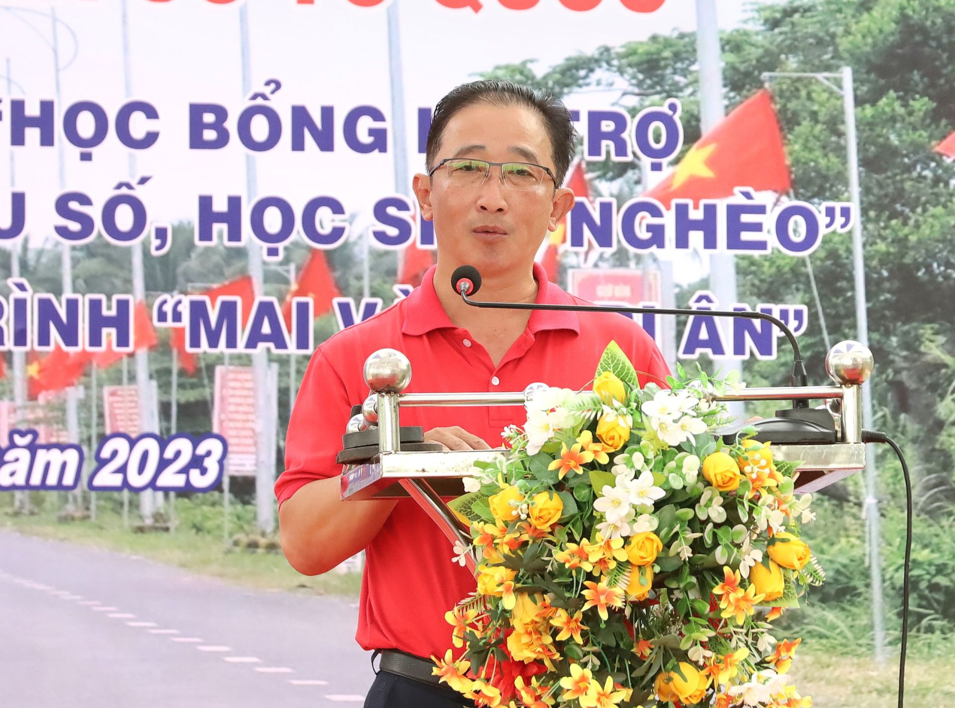 &amp;Ocirc;ng B&amp;ugrave;i Thanh Li&amp;ecirc;m - Ph&amp;oacute; Tổng Bi&amp;ecirc;n tập B&amp;aacute;o Người Lao Động ph&amp;aacute;t biểu tại buổi lễ.