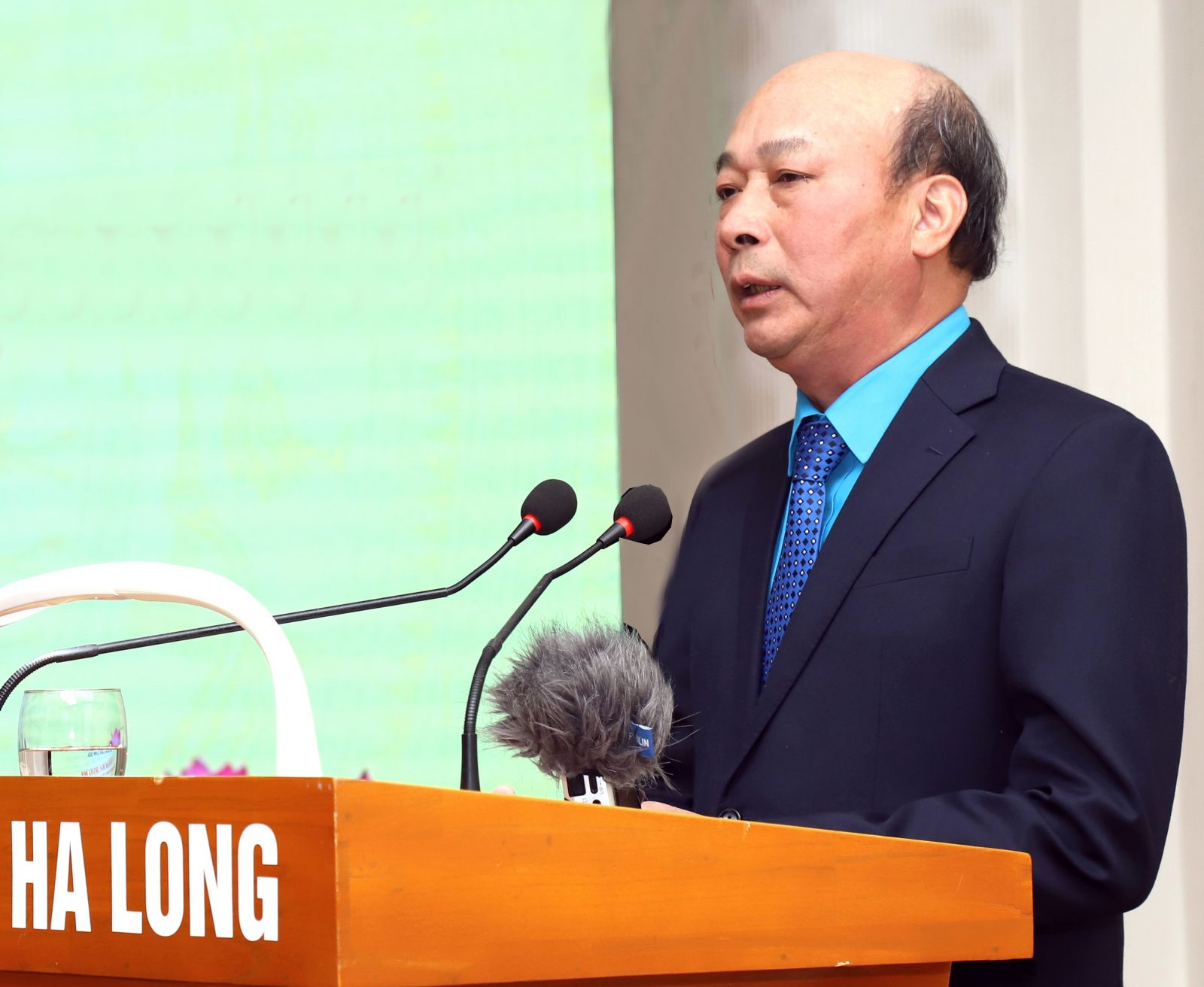 B&amp;iacute; thư Đảng ủy, Chủ tịch HĐTV Tập đo&amp;agrave;n L&amp;ecirc; Minh Chuẩn