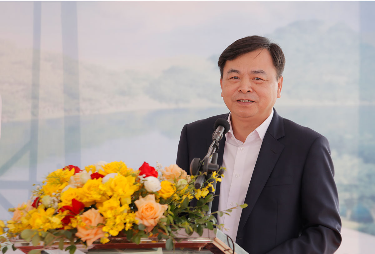 Thứ trưởng Bộ NN&amp;amp;PTNT -Nguyễn Ho&amp;agrave;ng Hiệp ph&amp;aacute;t biểu tại buổi lễ