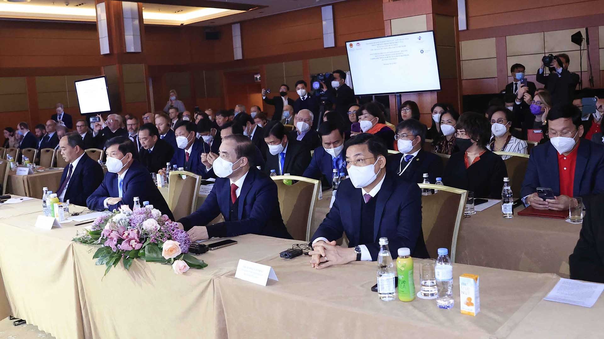 Các đại biểu tham dự Diễn đàn doanh nghiệp Việt-Nga. (Nguồn: TTXVN) Các đại biểu tham dự Diễn đàn doanh nghiệp Việt-Nga. (Nguồn: TTXVN)