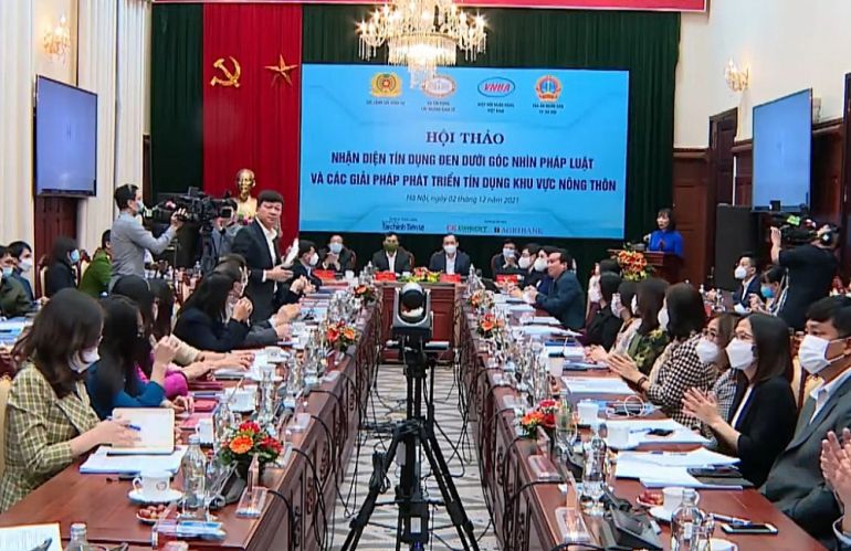 C&amp;aacute;c đại diện tham dự hội thảo về nhận diện t&amp;iacute;n dụng đen