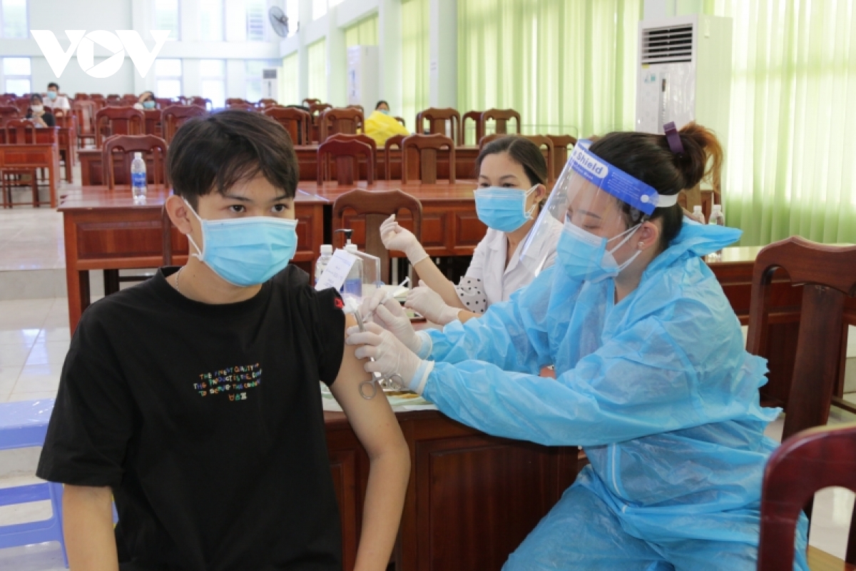 Kiểm tra c&amp;ocirc;ng t&amp;aacute;c ti&amp;ecirc;m ph&amp;ograve;ng vắc